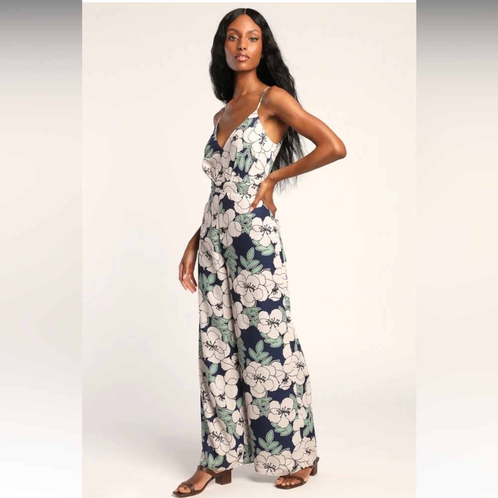 Lulu’s NWT Floral Romper